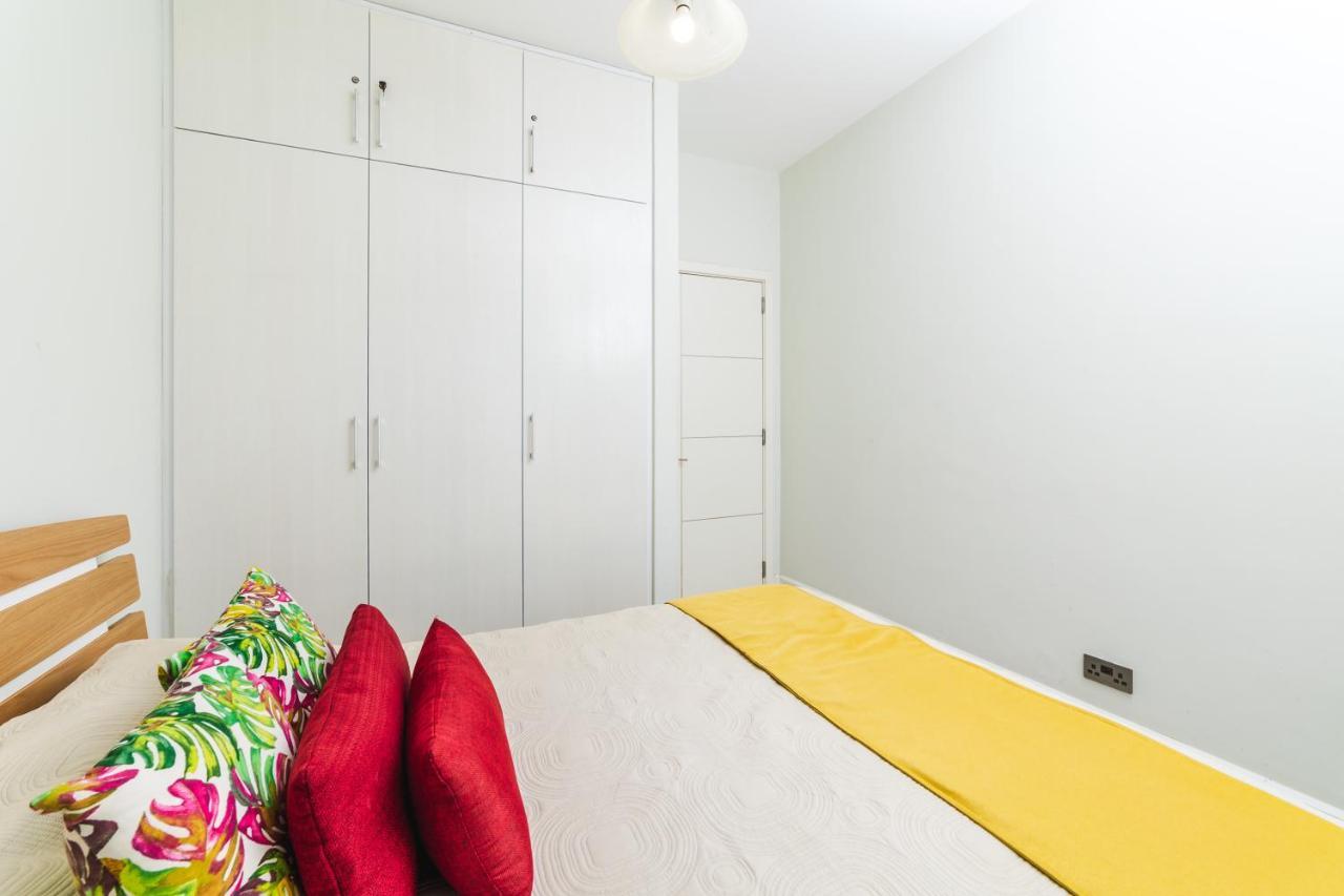 Beachcove Apartment 9 In Pereybere Pereybere Beach Exterior photo