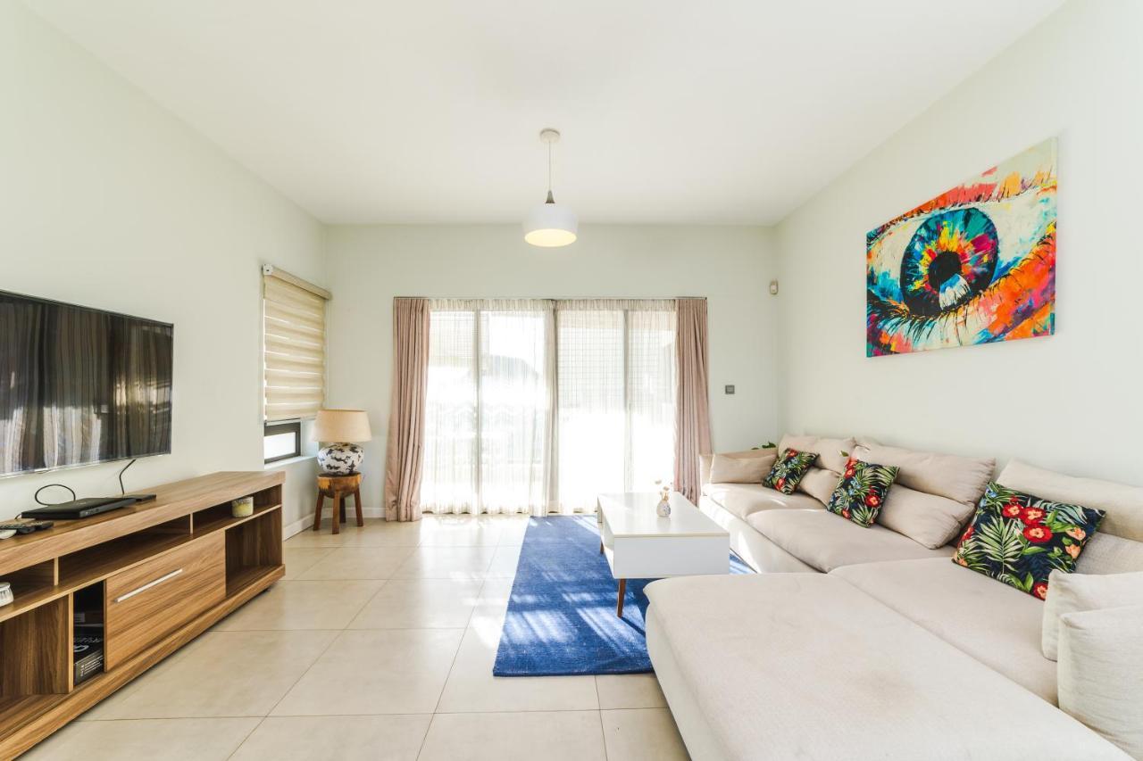 Beachcove Apartment 9 In Pereybere Pereybere Beach Exterior photo
