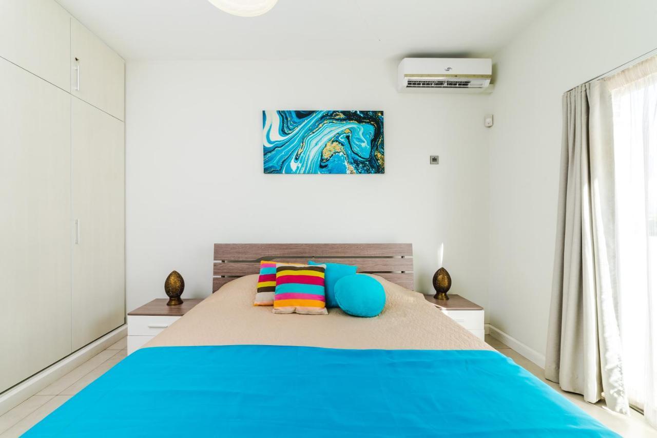 Beachcove Apartment 9 In Pereybere Pereybere Beach Exterior photo
